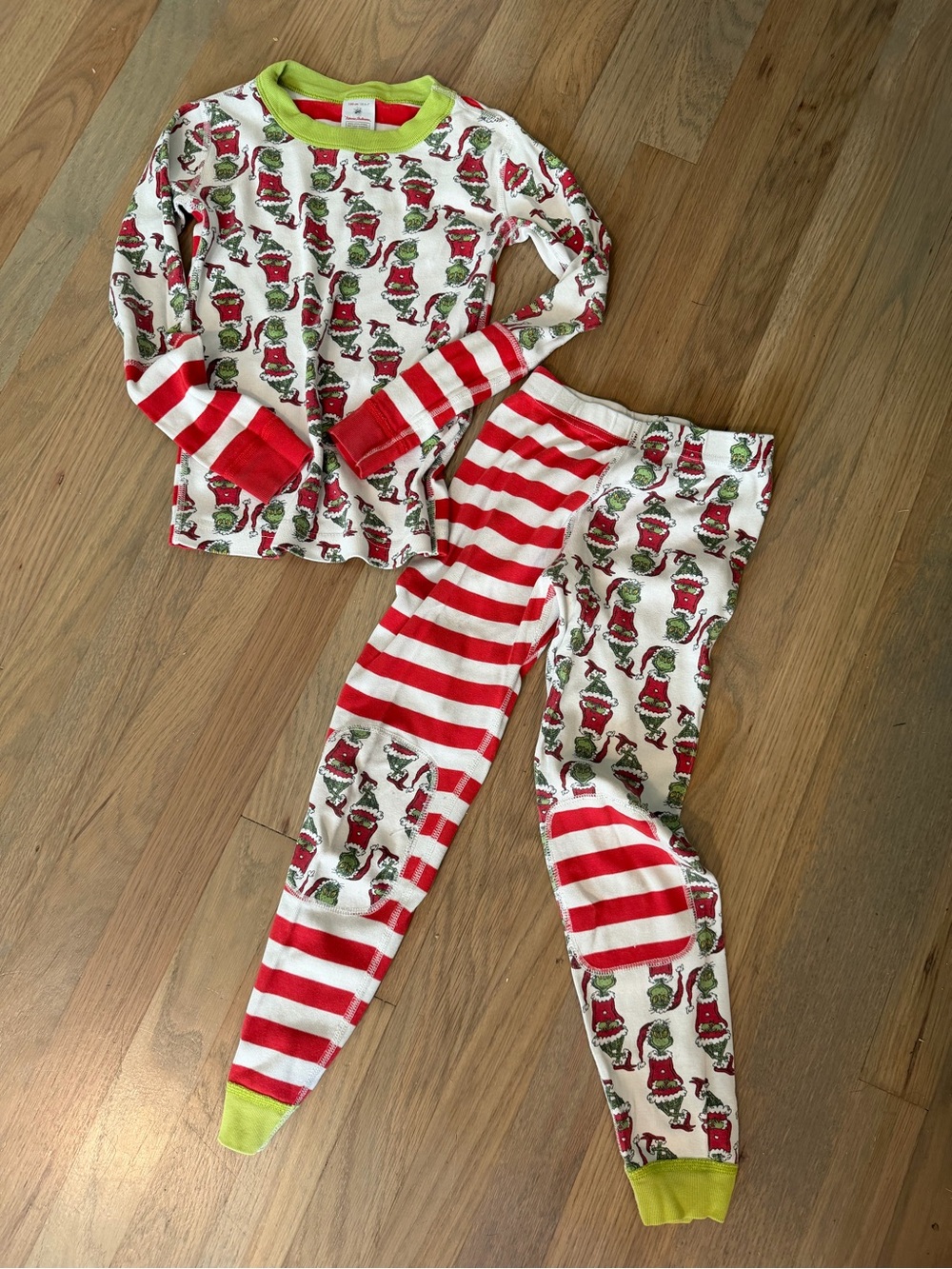 Hanna Andersson Red, White & Green Holiday Grinch Pajama Set